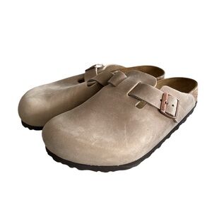 Birkenstock leather clogs
